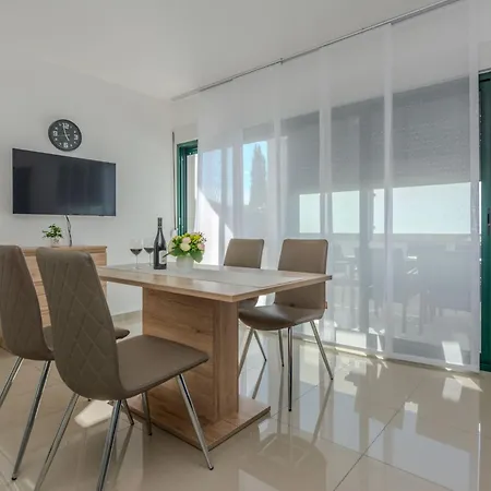 Marovic By Interhome *