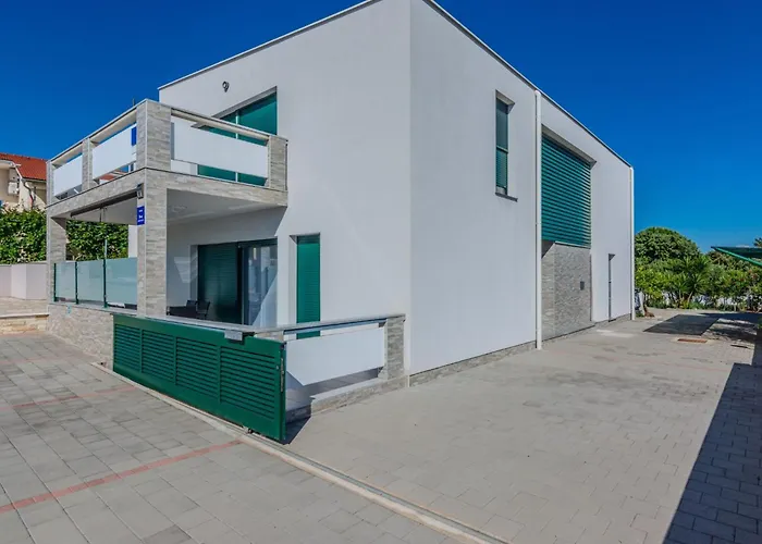 Marovic By Interhome